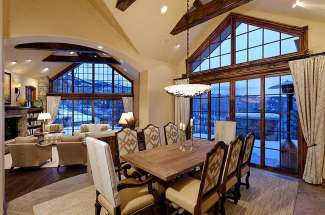 Castle Pines: Luxurious Home in the Pines